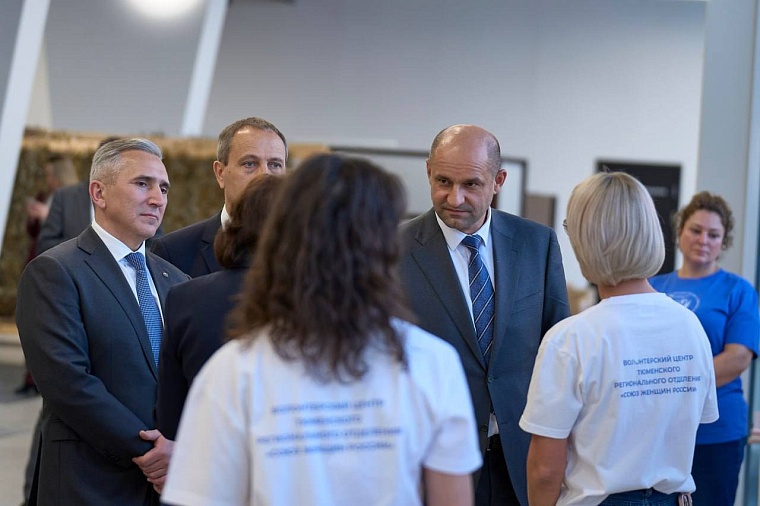 Артем Жога посетил волонтёрский центр Тюменского РО СЖР