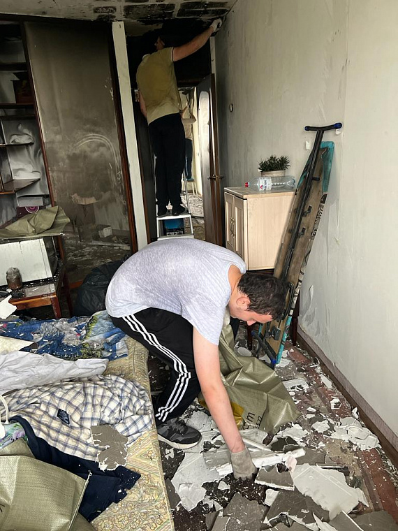 Тюменские активистки помогли пенсионерке после пожара