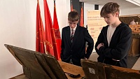 Патриотическая выставка "Герои вчера. Герои сегодня" вызвала интерес у тюменцев