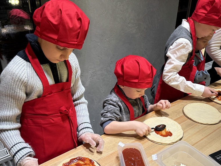 Союзницы подарили праздник мамам