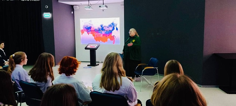 Активистки Тюменского РО СЖР стали участницами патриотической акции