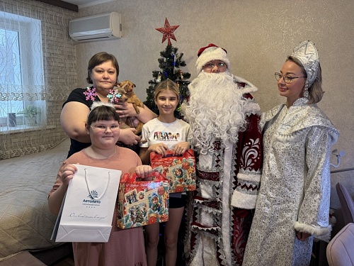 Чудеса под новый год: зимние волшебники подарили радость Ангелине