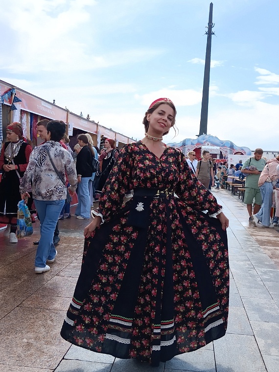 Тюменская союзница представила золотное шитьё на фестивале "Русское поле"