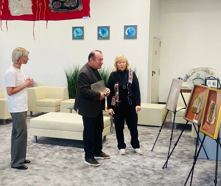 Тюменский женсовет презентовал свой опыт работы гостю из ЛНР