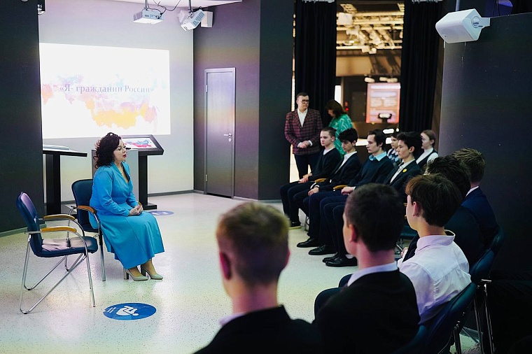 Активистки Тюменского РО СЖР стали участницами патриотической акции