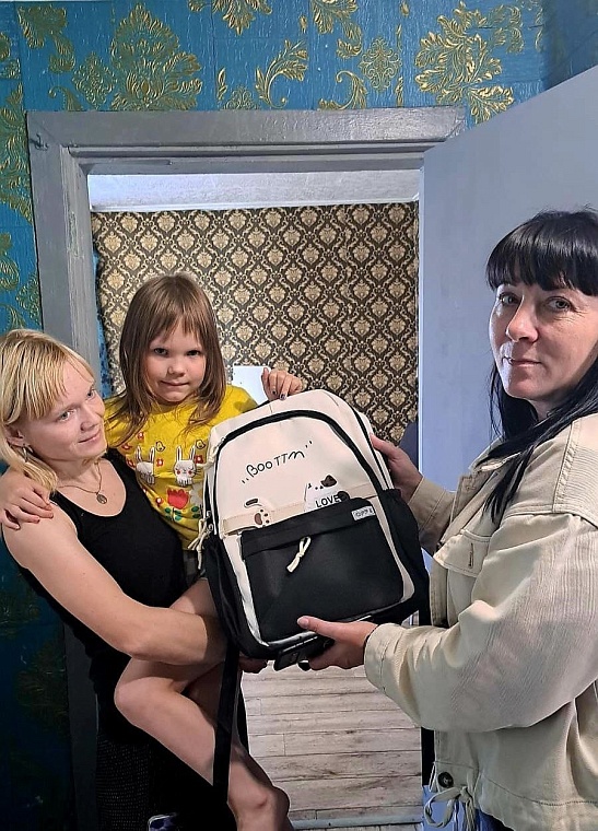 Акция "Соберём ребенка в школу" - в помощь детям Тюменской области и новых регионов