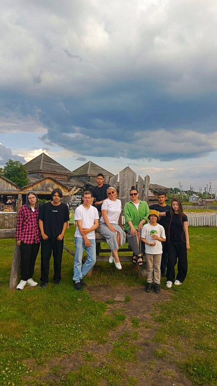 Тюменские союзницы организовали для подростков путешествие в Тобольск