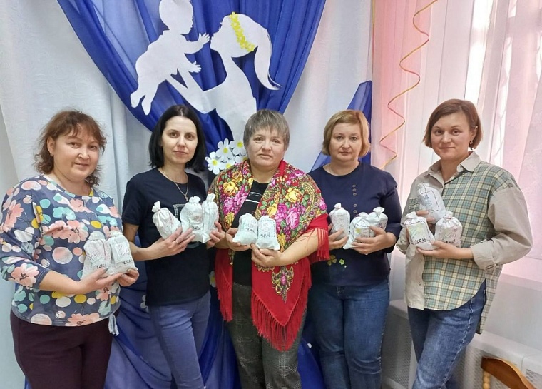 Союзницы подарили праздник мамам