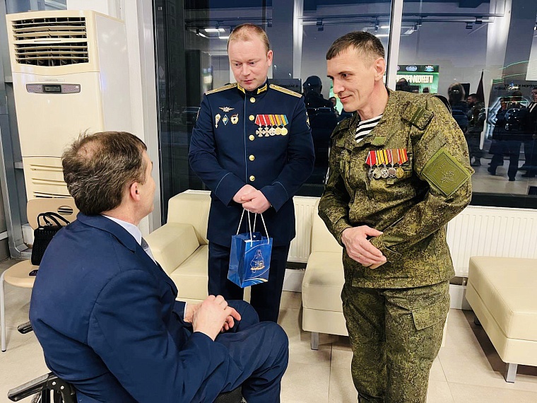 Волонтёрский центр СЖР посетили официальные делегации