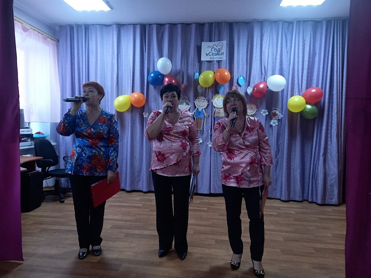 Союзницы подарили праздник мамам