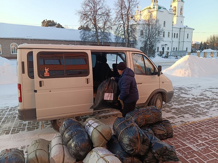 Тюменские активистки помогают участникам СВО и жителям Белгородской области