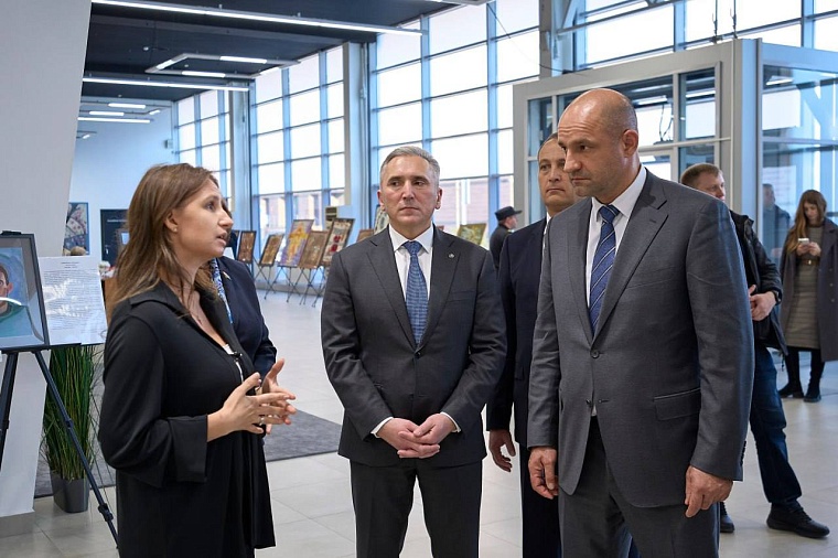 Артем Жога посетил волонтёрский центр Тюменского РО СЖР