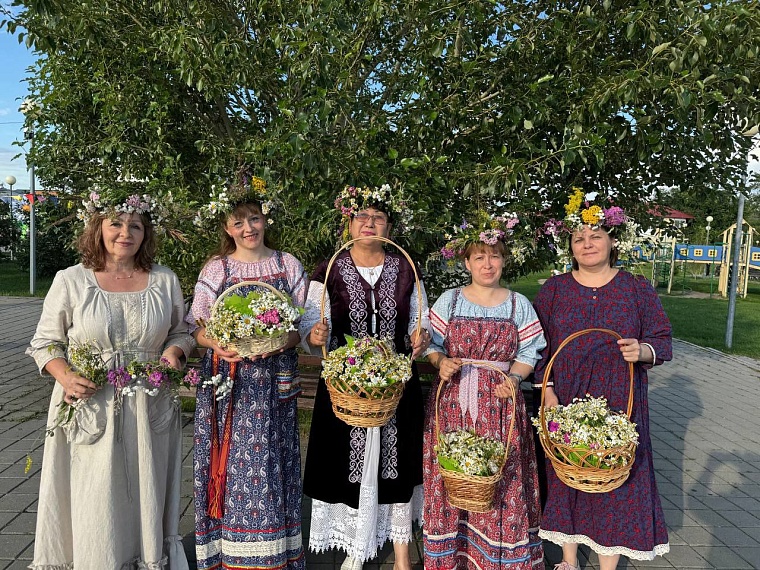 Семьям Тюменской области - от женсоветов с любовью