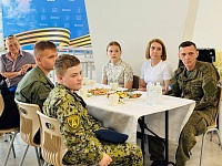 В волонтёрском центре СЖР звучали стихи о героях СВО