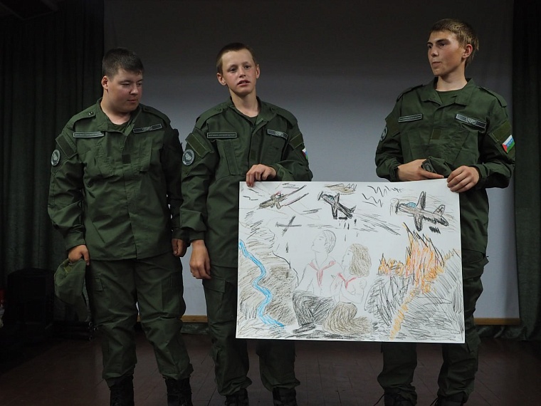 Активистки Союза женщин России провели патриотическое мероприятие в Центре «Воин»