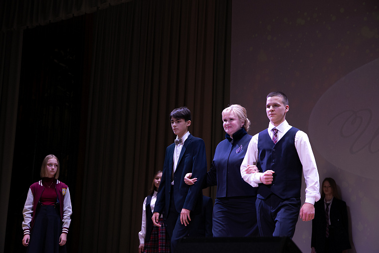 Дефиле школьной одежды устроили в Тюмени для родителей и  детей