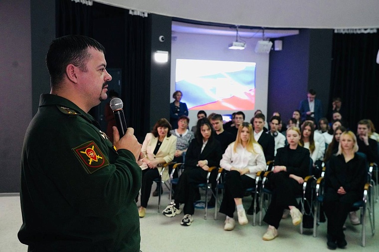 Активистки Тюменского РО СЖР стали участницами патриотической акции