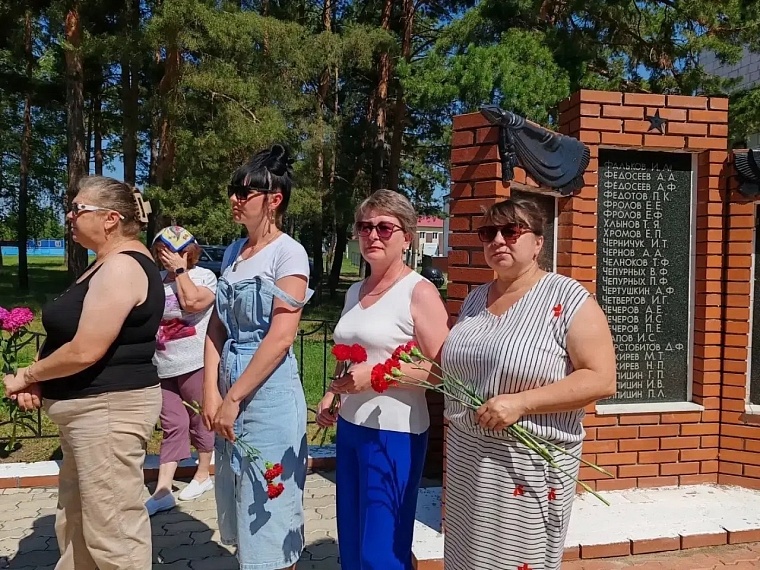 Жители Тюменской области почтили память героев Великой Отечественной войны