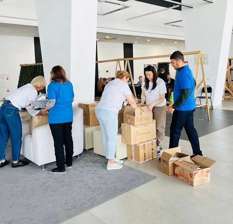 Тюменские волонтеры подготовили подарки для ребят из новых регионов ко Дню защиты детей