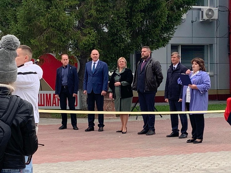 "Надежный тыл" в руках голышмановских активисток