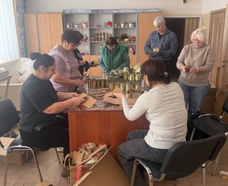 Тюменские активистки помогают участникам СВО и жителям Белгородской области