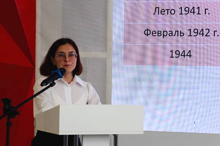 Тюменские активистки проводят разговоры о важном со студентами местных вузов