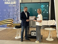 Союзницы Тюмени встретились с хирургом, который выполняет задачи в луганском госпитале