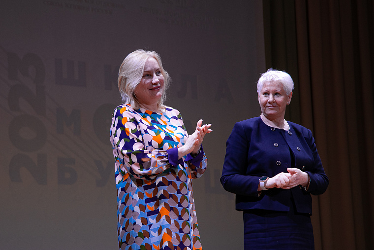 Дефиле школьной одежды устроили в Тюмени для родителей и  детей