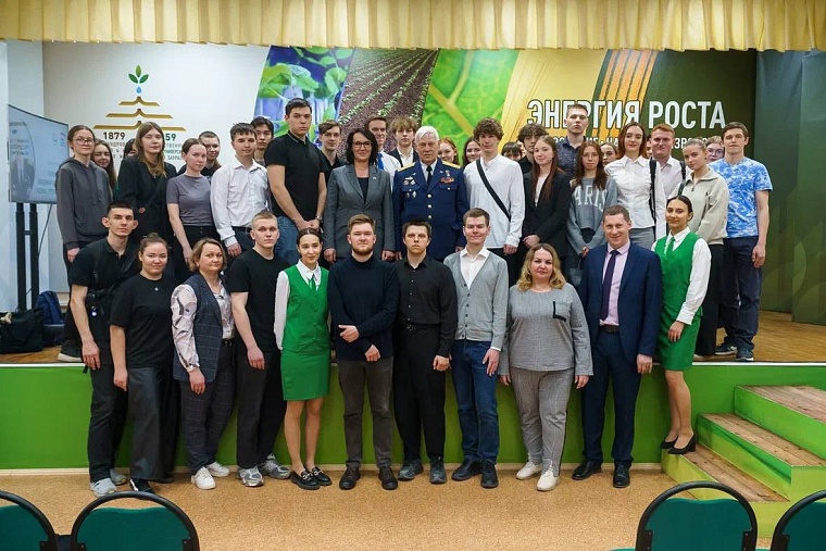 Встречи с Героями России - лучший формат патриотического воспитания, считают тюменские союзницы