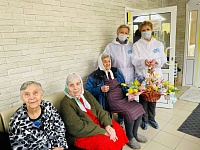 Союзницы поздравили одиноких пенсионеров с праздником Светлой Пасхи 