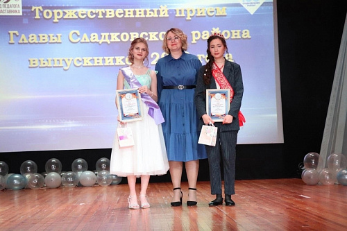 В Сладково активистки Тюменского регионального отделения Союза женщин России провели конкурс на лучшее эссе