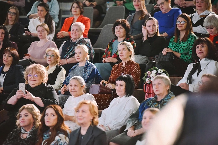 Гуманитарную миссию тюменских женщин отметили на федеральном уровне