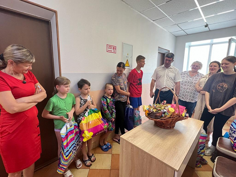 Тюменки продолжают оказывать помощь вынужденным переселенцам