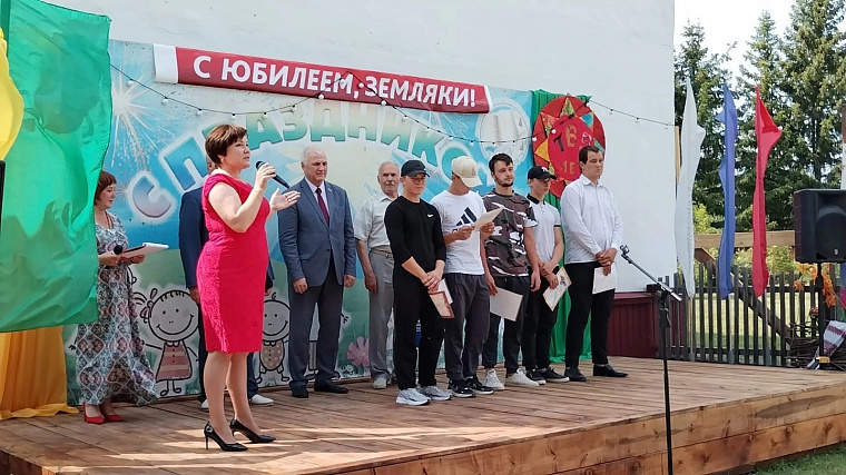 Нижнетавдинский женсовет помог организовать праздник в честь 165-летия со дня образования деревни