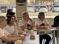 Союзницы Тюмени встретились с хирургом, который выполняет задачи в луганском госпитале