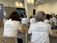 Союзницы Тюмени встретились с хирургом, который выполняет задачи в луганском госпитале