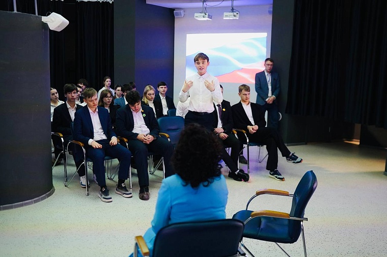 Активистки Тюменского РО СЖР стали участницами патриотической акции