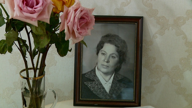 Тюменские волонтёры поздравили представителей старшего поколения