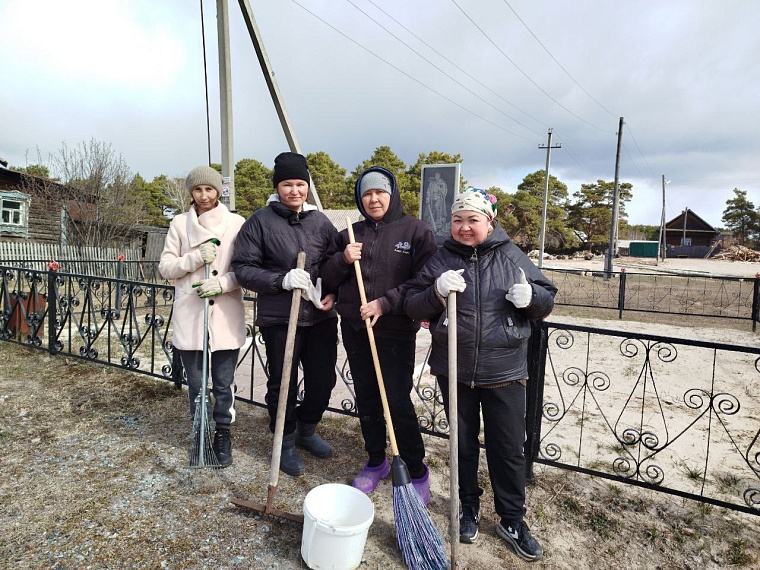 Женские организации Тюменской области провели субботники в честь 80-летия Великой Победы